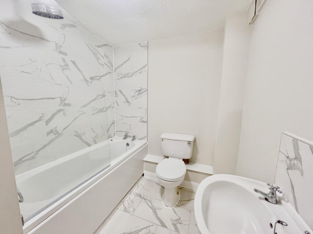 1 bed Mid Terraced House for rent in Shillingford Abbot. From Atwell Martin - Swindon