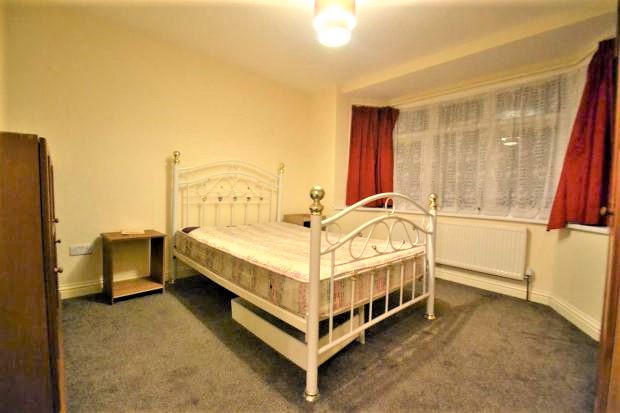 4 bed Semi-Detached House for rent in Ilford. From LLH Management - London