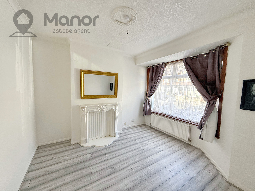 3 bed Mid Terraced House for rent in London. From Manor Estate Agent