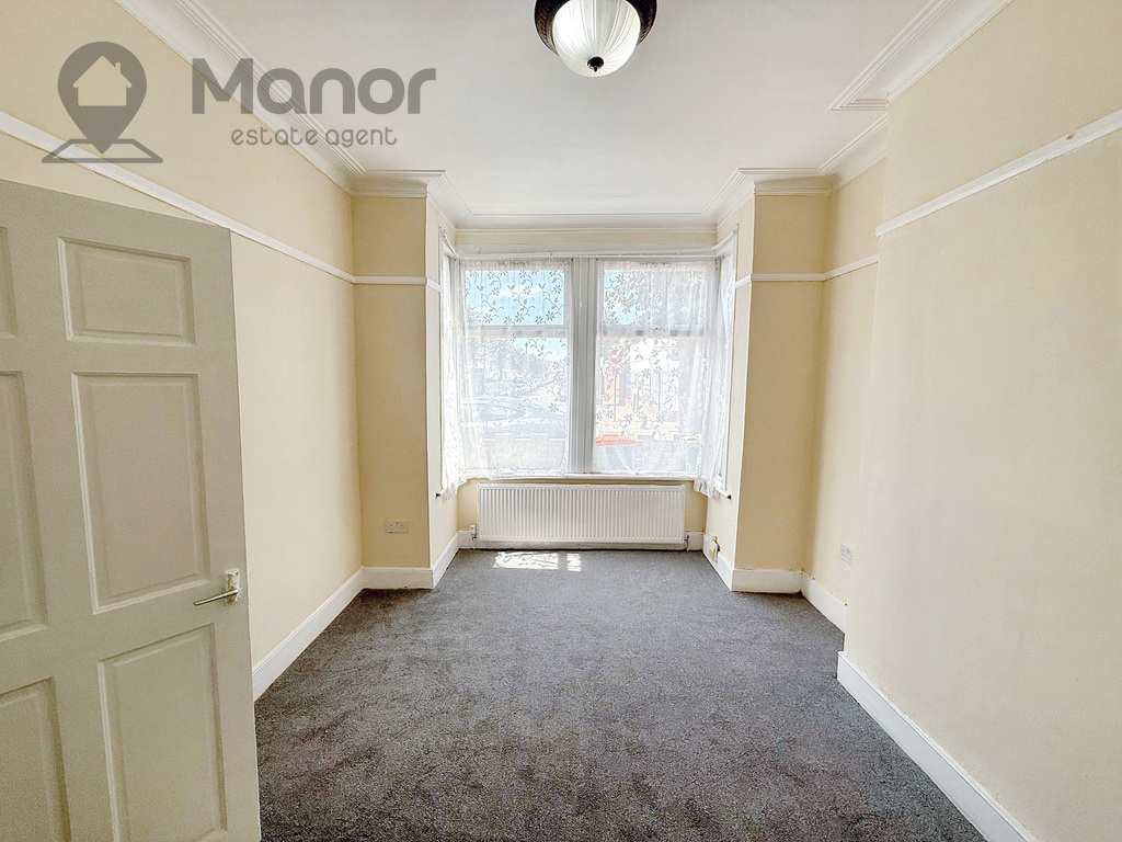3 bed End of Terrace for rent in London. From Manor Estate Agent
