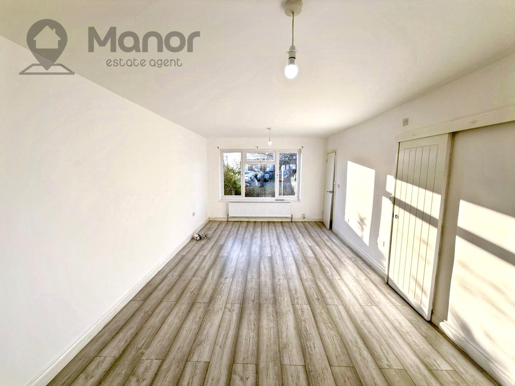 4 bed Mid Terraced House for rent in Barking. From Manor Estate Agent