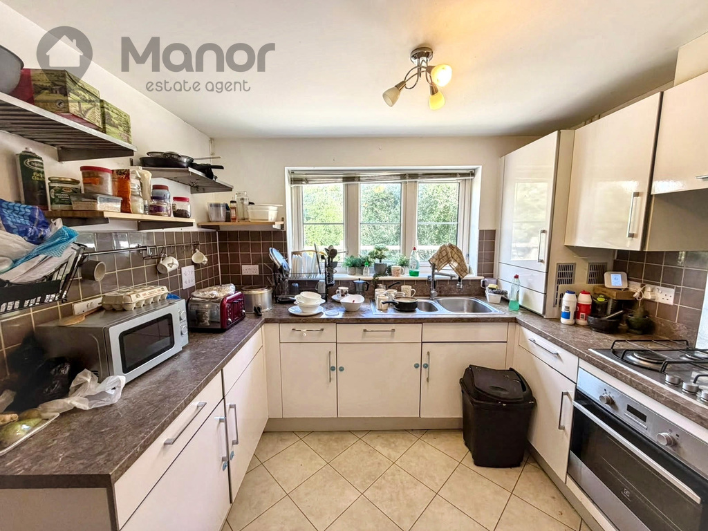 4 bed Semi Detached for rent in Crayford. From Manor Estate Agent 4 bed Semi Detached for rent in Crayford. From Manor Estate Agent