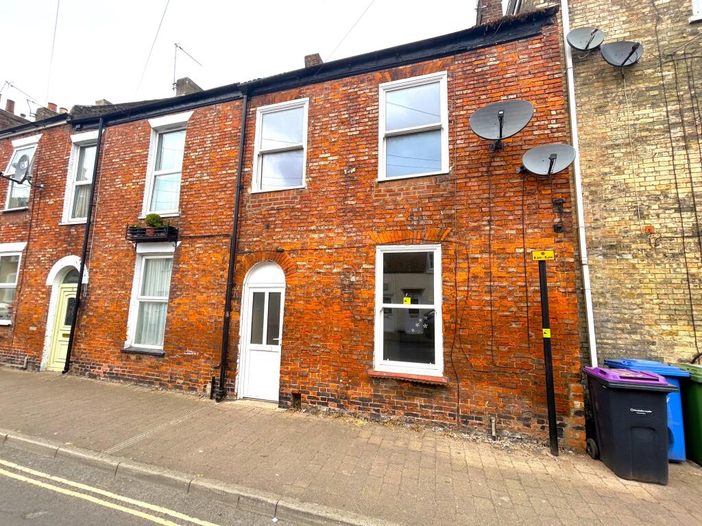 3 bed Mid Terraced House for rent in Boston. From Belvoir - Boston
