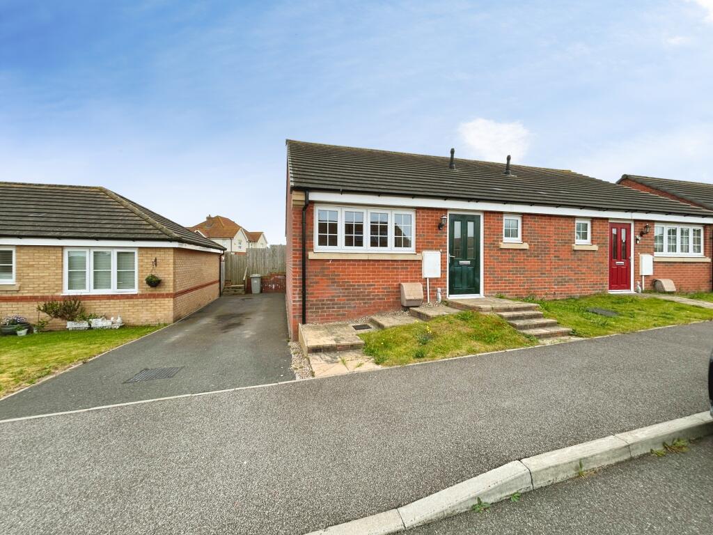 1 bed Bungalow for rent in West Ashby. From Belvoir - Boston