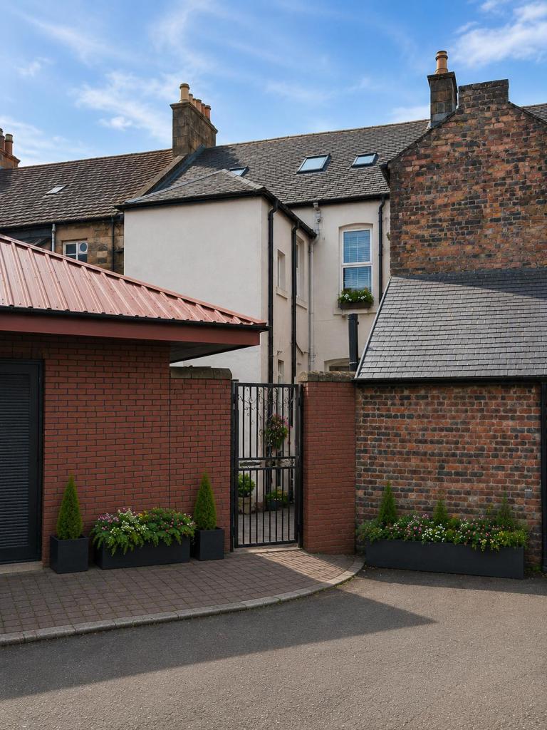 1 bed 1st Floor Flat for rent in Wishaw. From Love Letts, Love Sales - Motherwell 1 bed 1st Floor Flat for rent in Wishaw. From Love Letts, Love Sales - Motherwell
