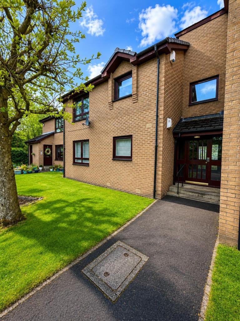 2 bed 1st Floor Flat for rent in Hamilton. From Love Letts, Love Sales - Motherwell