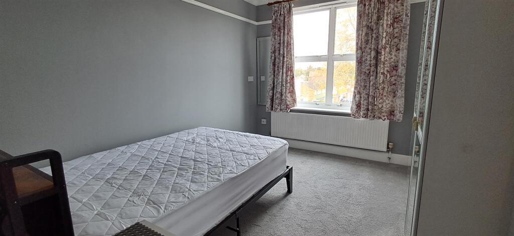 1 bed 1st Floor Flat for rent in Bushey. From Benjamin Stevens - Bushey