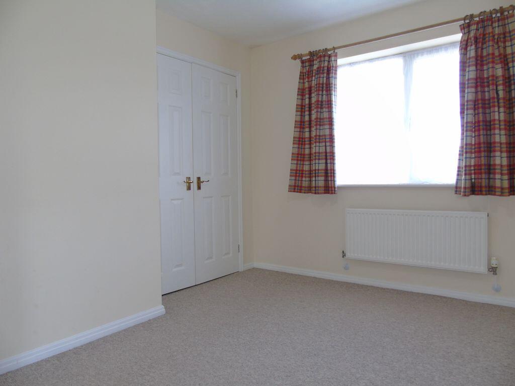2 bed Mid Terraced House for rent in Oxford. From Chesterton Yeates - Cowley