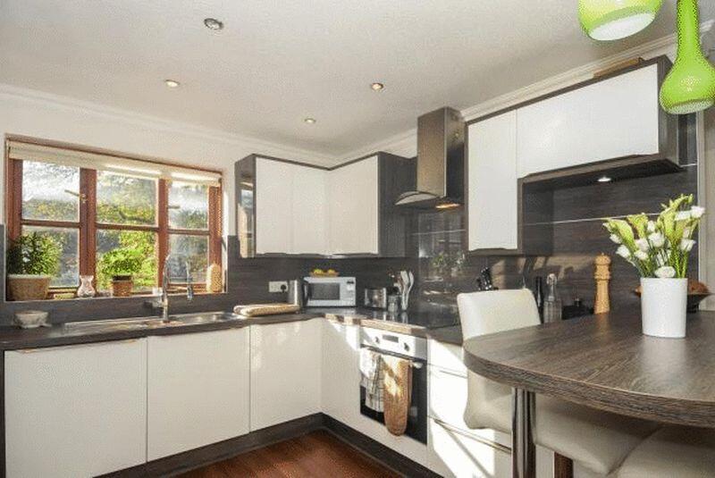 2 bed Apartment for rent in Beckley. From Chesterton Yeates - Cowley