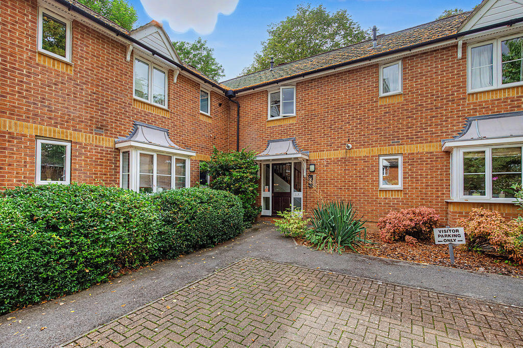 1 bed 1st Floor Flat for rent in Oxford. From Chesterton Yeates - Cowley 1 bed 1st Floor Flat for rent in Oxford. From Chesterton Yeates - Cowley