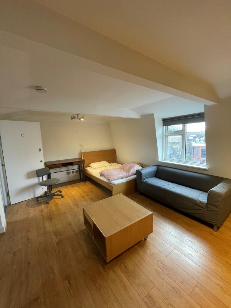 4 bed Studio for rent in Camden Town. From Christo & Co - London - London