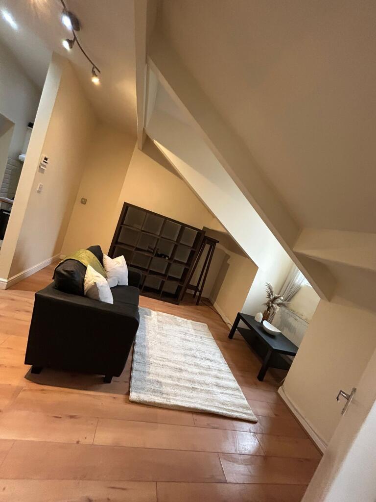 2 bed 1st Floor Flat for rent in Leeds. From Cityred Properties - Leeds