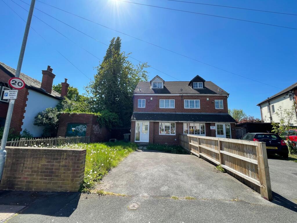 4 bed Semi Detached for rent in Leeds. From Cityred Properties - Leeds