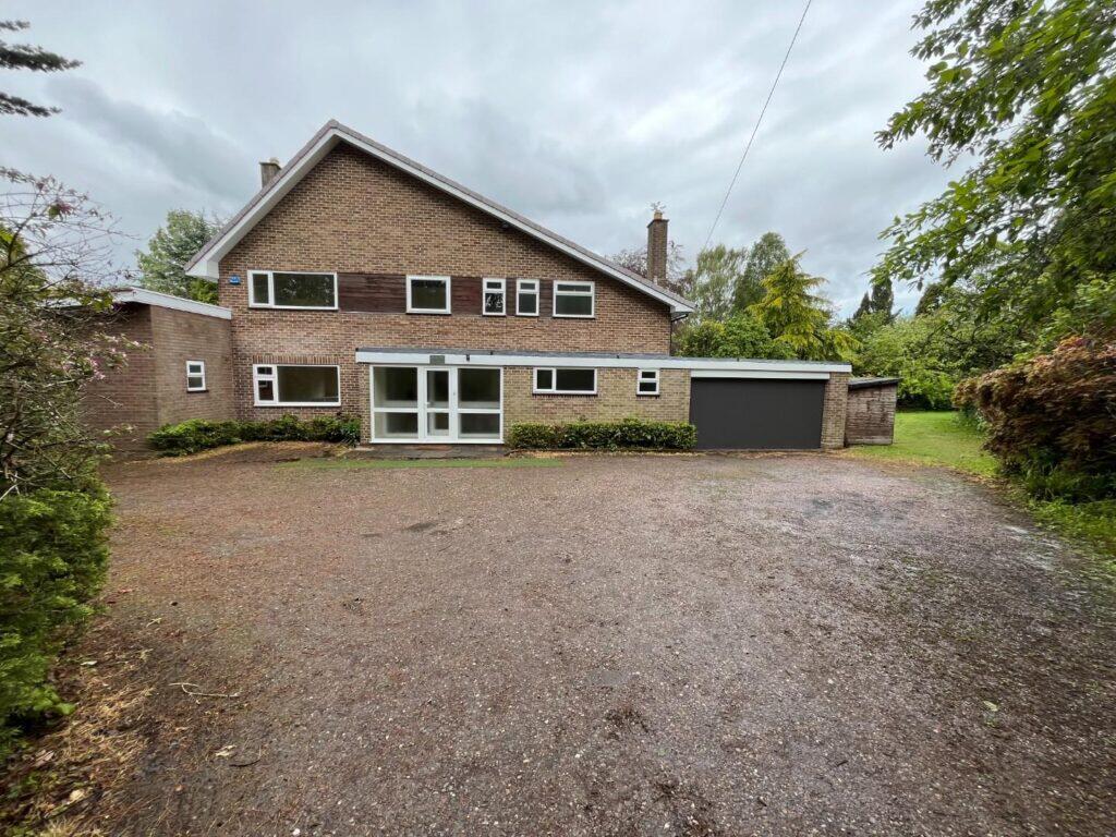 5 bed Detached for rent in Albrighton. From Davies White & Perry - Newport