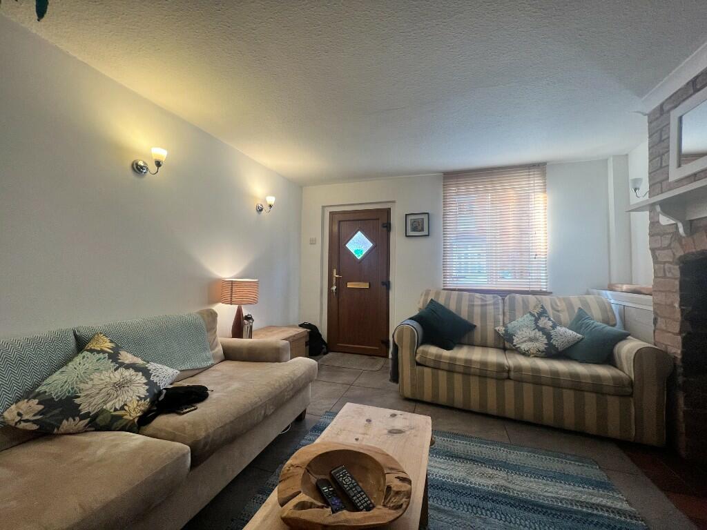 2 bed Mid Terraced House for rent in Stratford-upon-Avon. From Dwellings of Warwickshire - Stratford Upon Avon