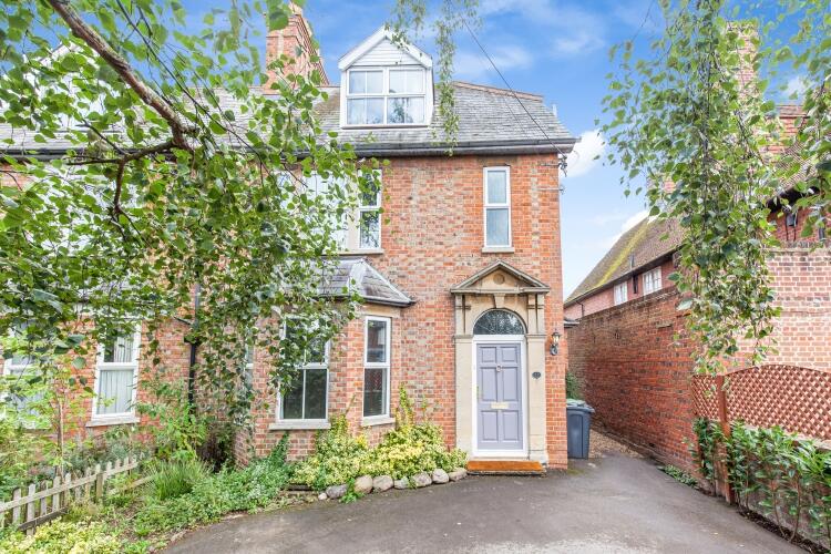 4 bed Town House for rent in Abingdon-on-Thames. From Finders Keepers - Abingdon