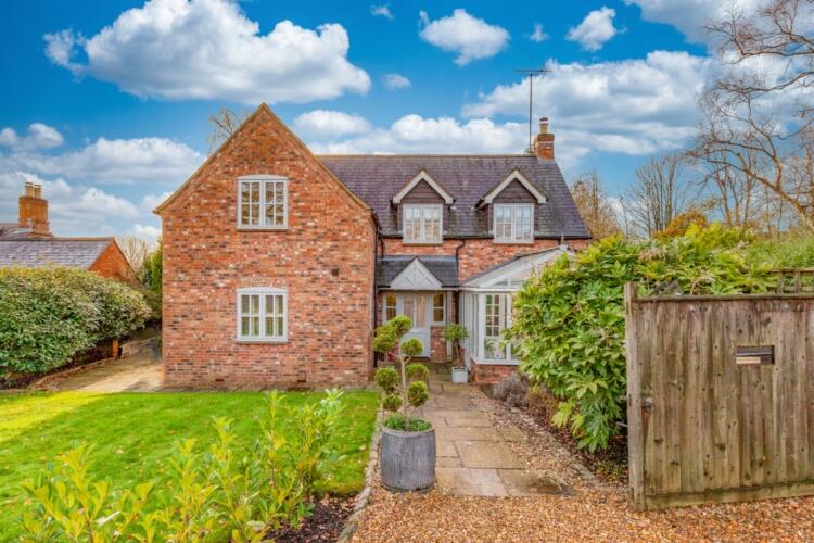 4 bed Detached for rent in Wappenham. From Finders Keepers - Banbury