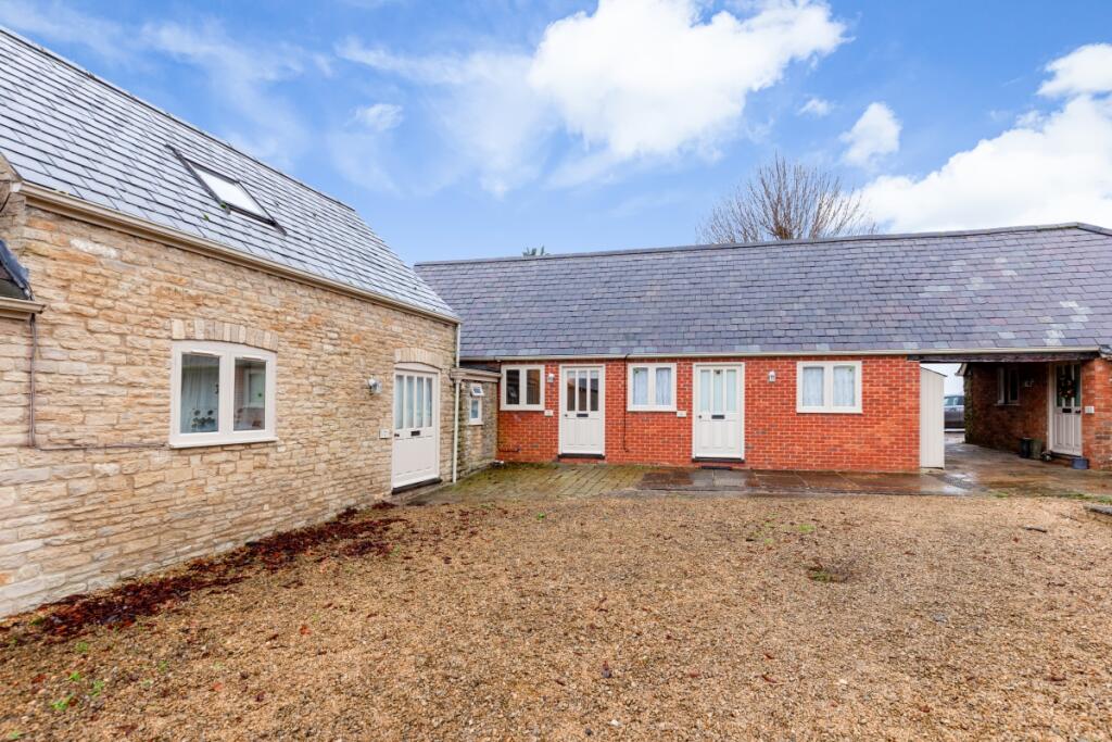 4 bed Studio for rent in Halse. From Finders Keepers - Banbury