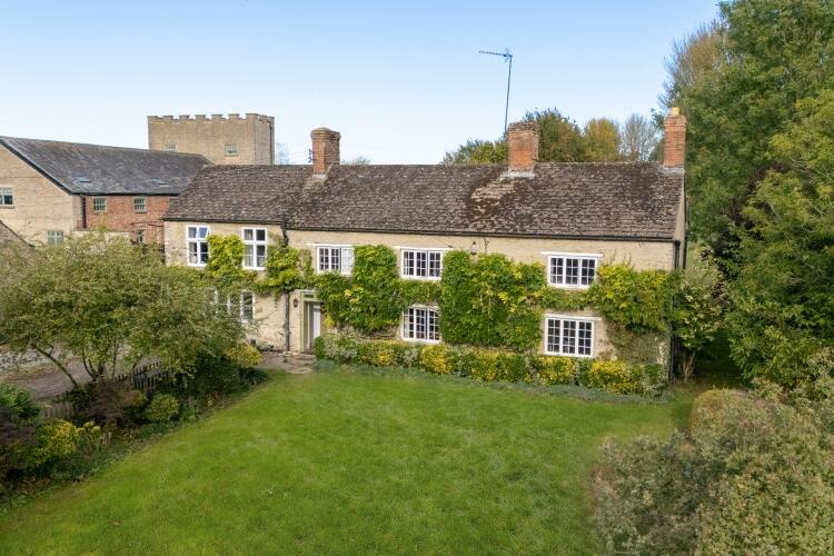 5 bed Farm House for rent in Stratton Audley. From Finders Keepers - Bicester