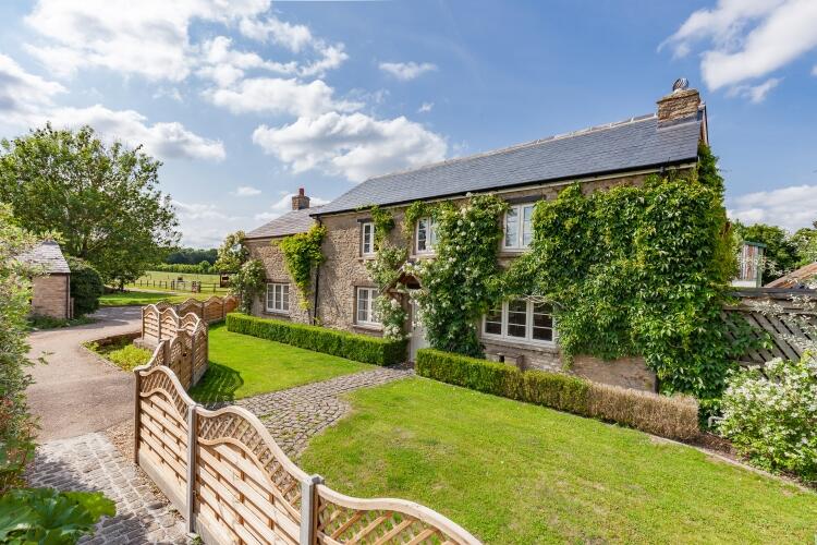 3 bed Farm House for rent in Wendlebury. From Finders Keepers - Bicester