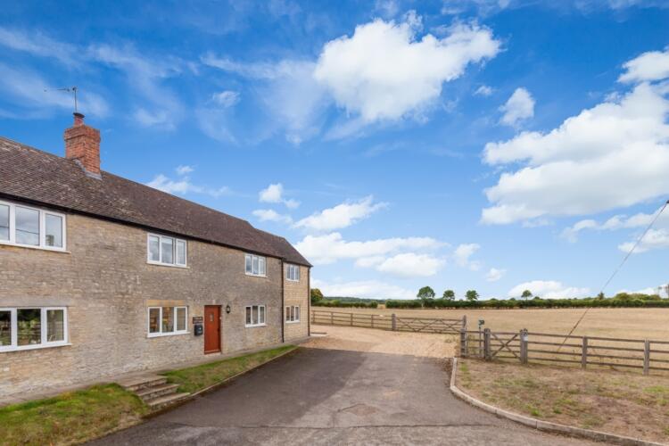 3 bed Cottage for rent in Stoke Lyne. From Finders Keepers - Bicester 3 bed Cottage for rent in Stoke Lyne. From Finders Keepers - Bicester