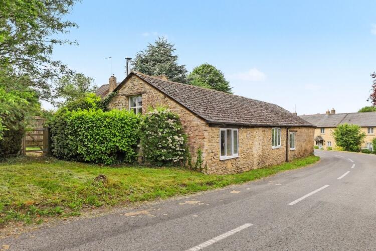 2 bed Barn for rent in Somerton. From Finders Keepers - Bicester