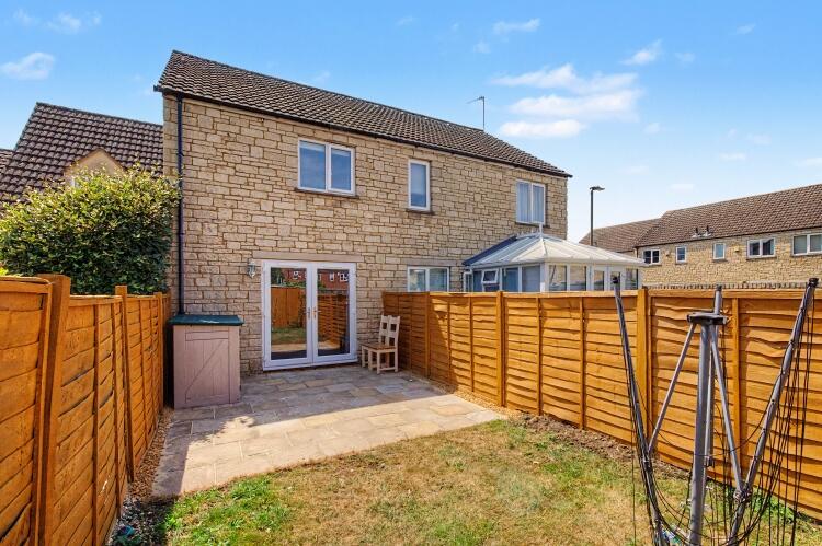 2 bed Mid Terraced House for rent in Bicester. From Finders Keepers - Bicester 2 bed Mid Terraced House for rent in Bicester. From Finders Keepers - Bicester