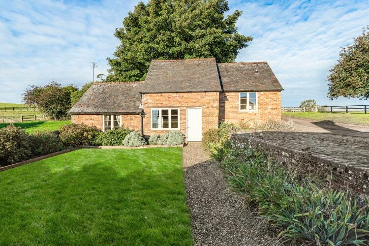 2 bed Cottage for rent in Brill. From Finders Keepers - Bicester 2 bed Cottage for rent in Brill. From Finders Keepers - Bicester