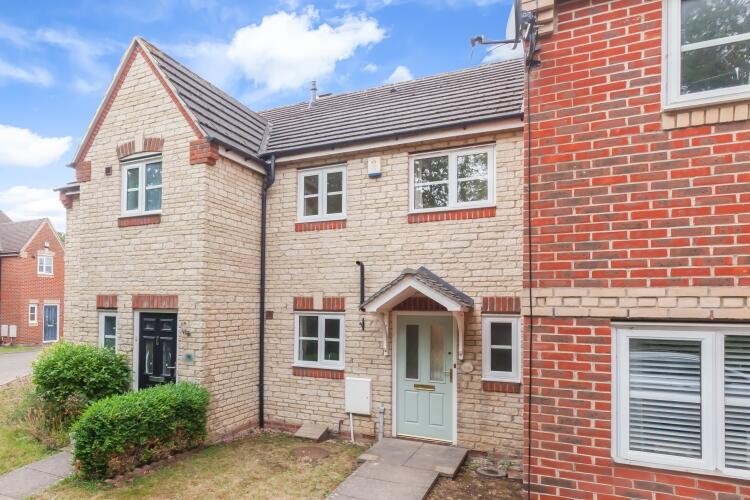 2 bed Mid Terraced House for rent in Bicester. From Finders Keepers - Bicester