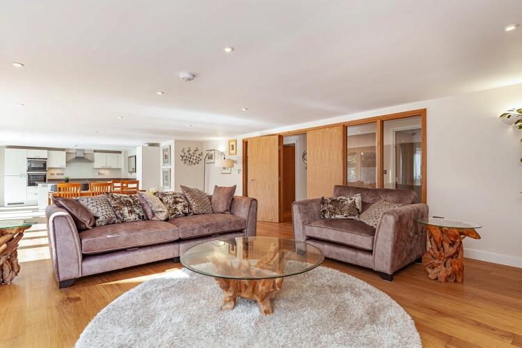 3 bed Apartment for rent in Chawley. From Finders Keepers - Central Oxford