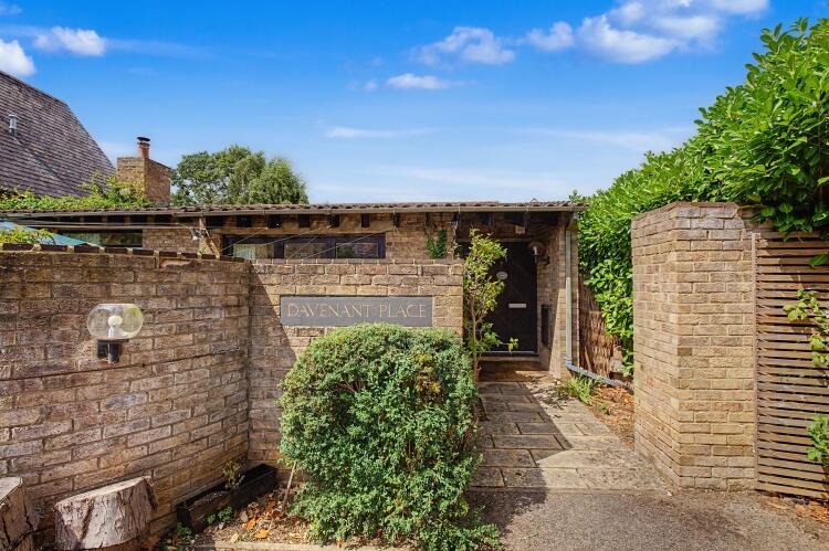 4 bed Detached bungalow for rent in Wolvercote. From Finders Keepers - North Oxford 4 bed Detached bungalow for rent in Wolvercote. From Finders Keepers - North Oxford