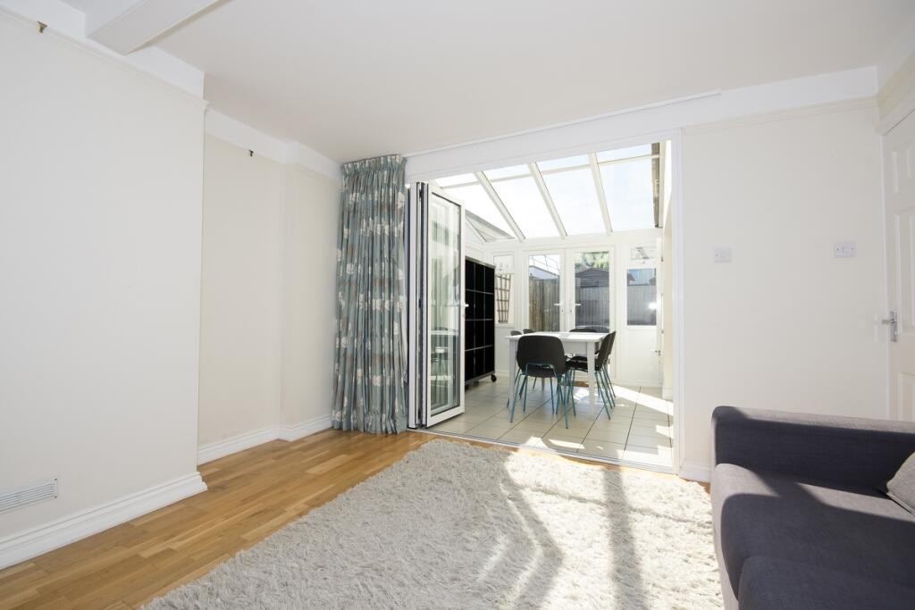 3 bed Mid Terraced House for rent in Oxford. From Finders Keepers - North Oxford 3 bed Mid Terraced House for rent in Oxford. From Finders Keepers - North Oxford