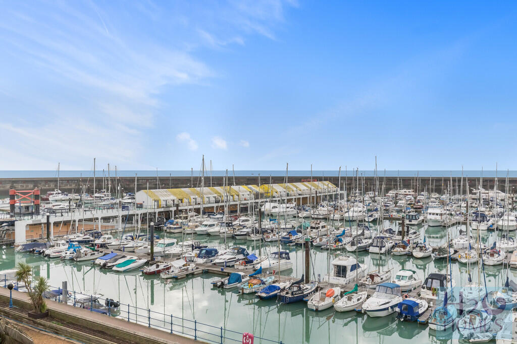3 bed Penthouse for rent in Ovingdean. From H2o Homes - Brighton