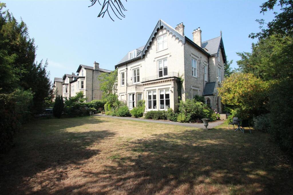 3 bed Apartment for rent in Altrincham. From Hibbert Homes - Hale 3 bed Apartment for rent in Altrincham. From Hibbert Homes - Hale