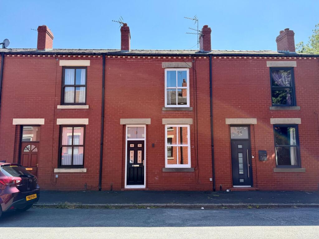 3 bed Mid Terraced House for rent in Higher Folds. From Hibbert Homes - Hale 3 bed Mid Terraced House for rent in Higher Folds. From Hibbert Homes - Hale