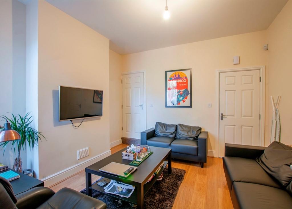 4 bed Mid Terraced House for rent in Mackworth. From Key Properties - Derby 4 bed Mid Terraced House for rent in Mackworth. From Key Properties - Derby