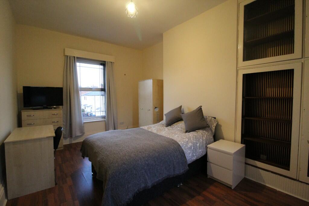 5 bed Mid Terraced House for rent in Mackworth. From Key Properties - Derby