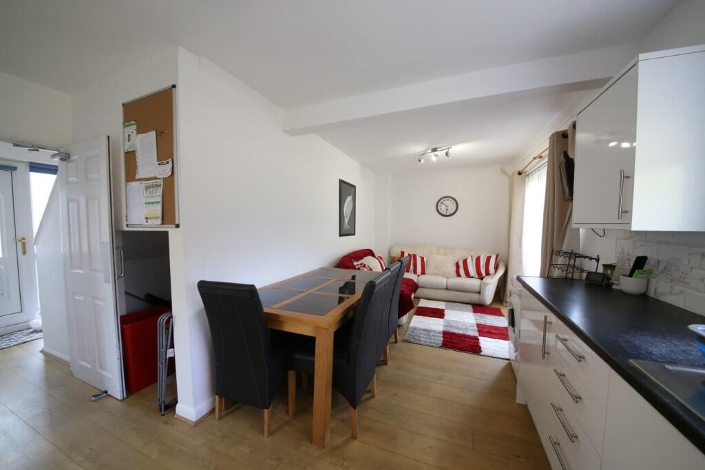 3 bed Mid Terraced House for rent in Wilford. From Key Properties - Derby