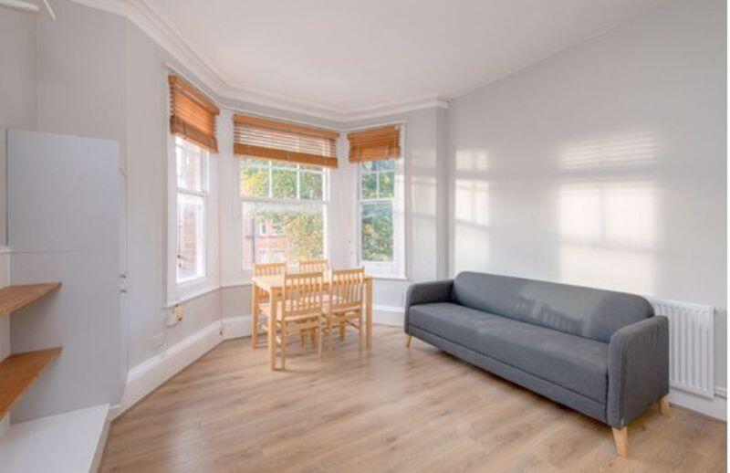 2 bed 1st Floor Flat for rent in Hampstead. From Rose & Co Estates - South Hampstead