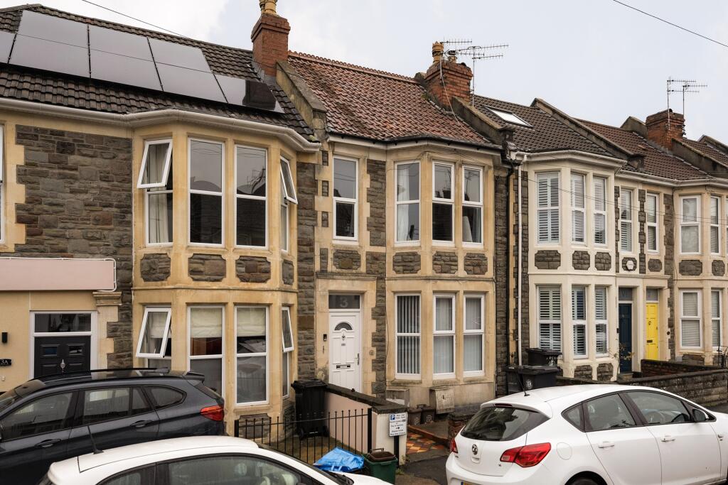 1 bed 1st Floor Flat for rent in Bower Ashton. From Sarah Kenny Residential Lettings - Bristol