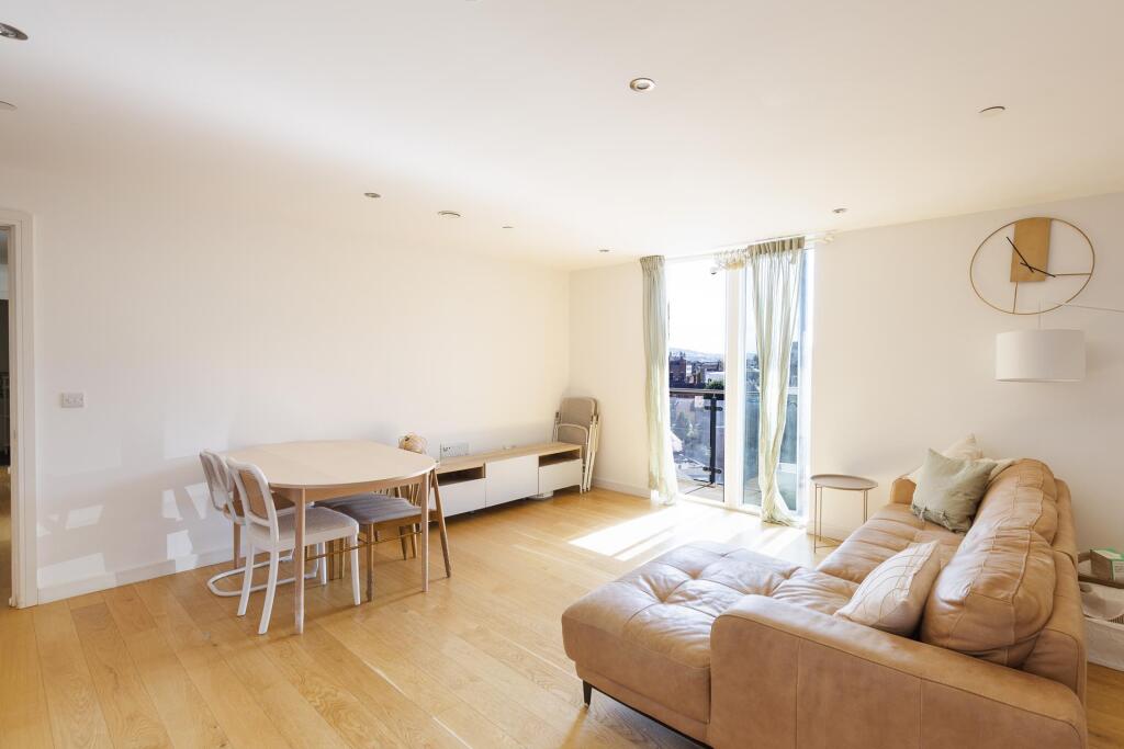 3 bed 1st Floor Flat for rent in Bristol. From Sarah Kenny Residential Lettings - Bristol