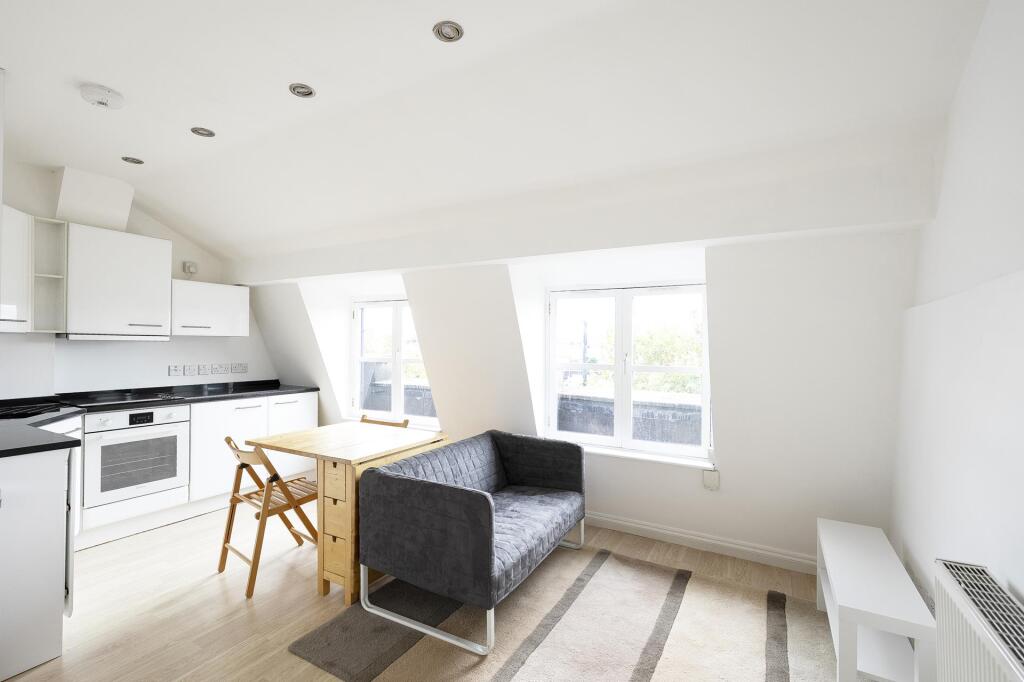 1 bed 1st Floor Flat for rent in Leigh Woods. From Sarah Kenny Residential Lettings - Bristol