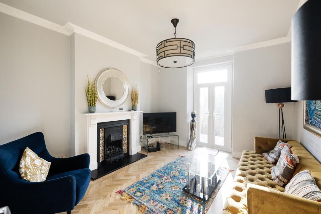 2 bed 1st Floor Flat for rent in Leigh Woods. From Sarah Kenny Residential Lettings - Bristol