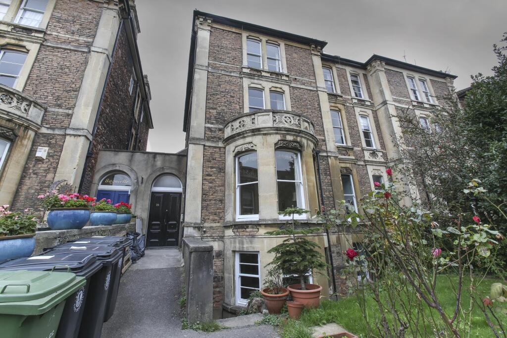 2 bed 1st Floor Flat for rent in Leigh Woods. From Sarah Kenny Residential Lettings - Bristol