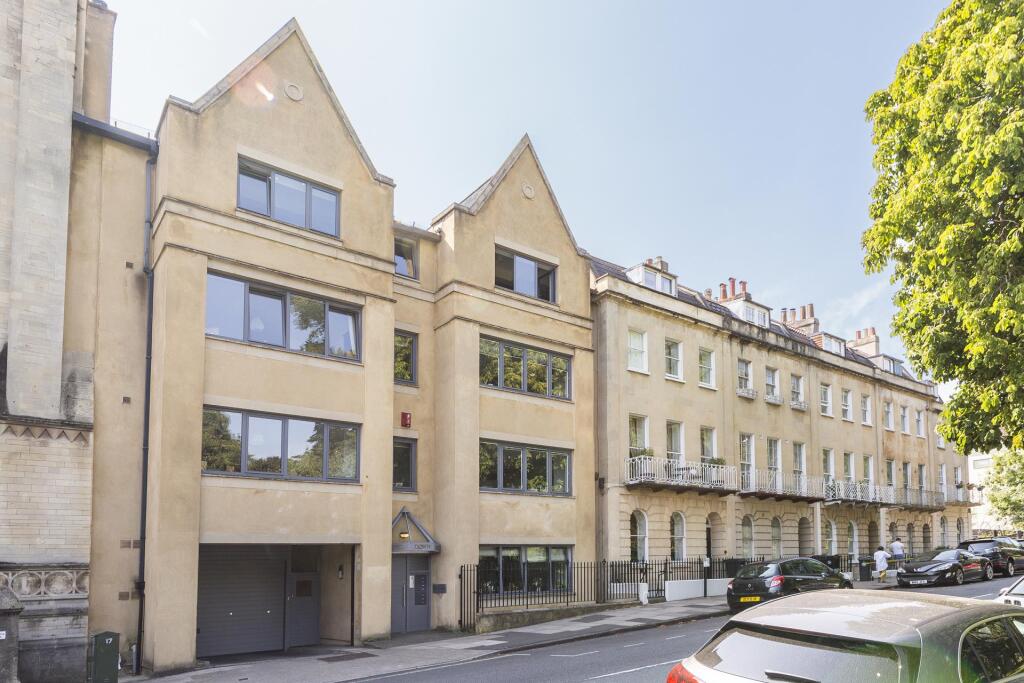 2 bed 1st Floor Flat for rent in Leigh Woods. From Sarah Kenny Residential Lettings - Bristol