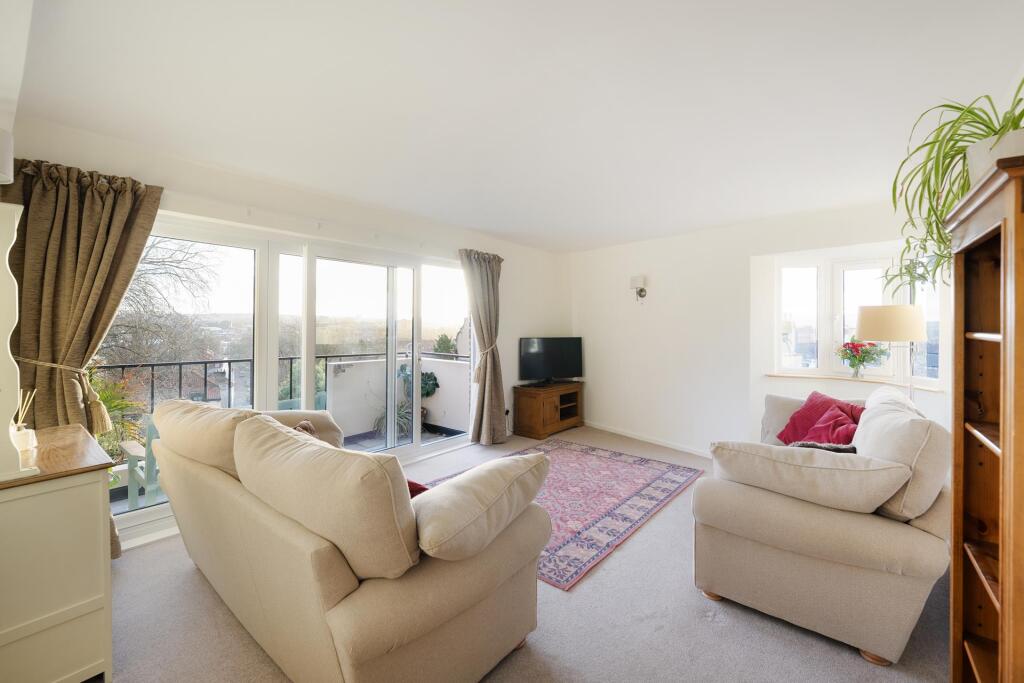 2 bed 1st Floor Flat for rent in Leigh Woods. From Sarah Kenny Residential Lettings - Bristol