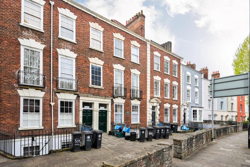 2 bed 1st Floor Flat for rent in Leigh Woods. From Sarah Kenny Residential Lettings - Bristol