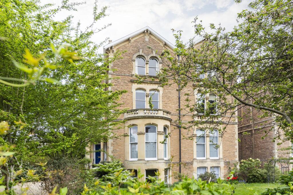1 bed 1st Floor Flat for rent in Leigh Woods. From Sarah Kenny Residential Lettings - Bristol