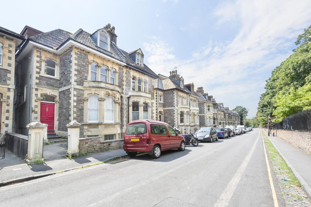 2 bed 1st Floor Flat for rent in Leigh Woods. From Sarah Kenny Residential Lettings - Bristol