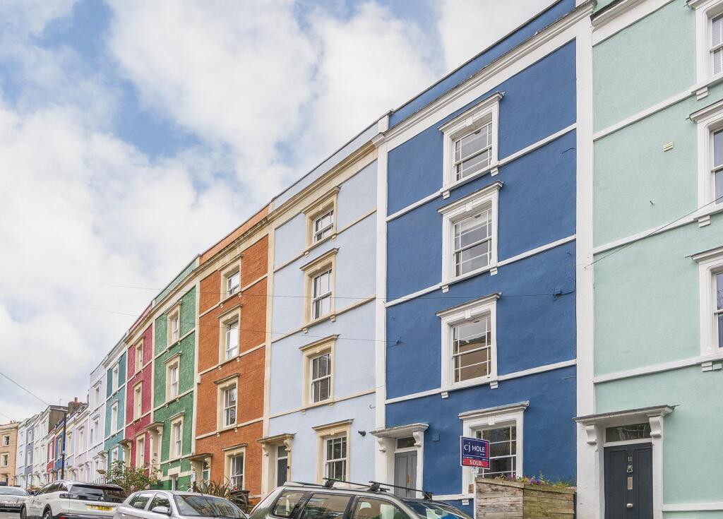 1 bed 1st Floor Flat for rent in Leigh Woods. From Sarah Kenny Residential Lettings - Bristol